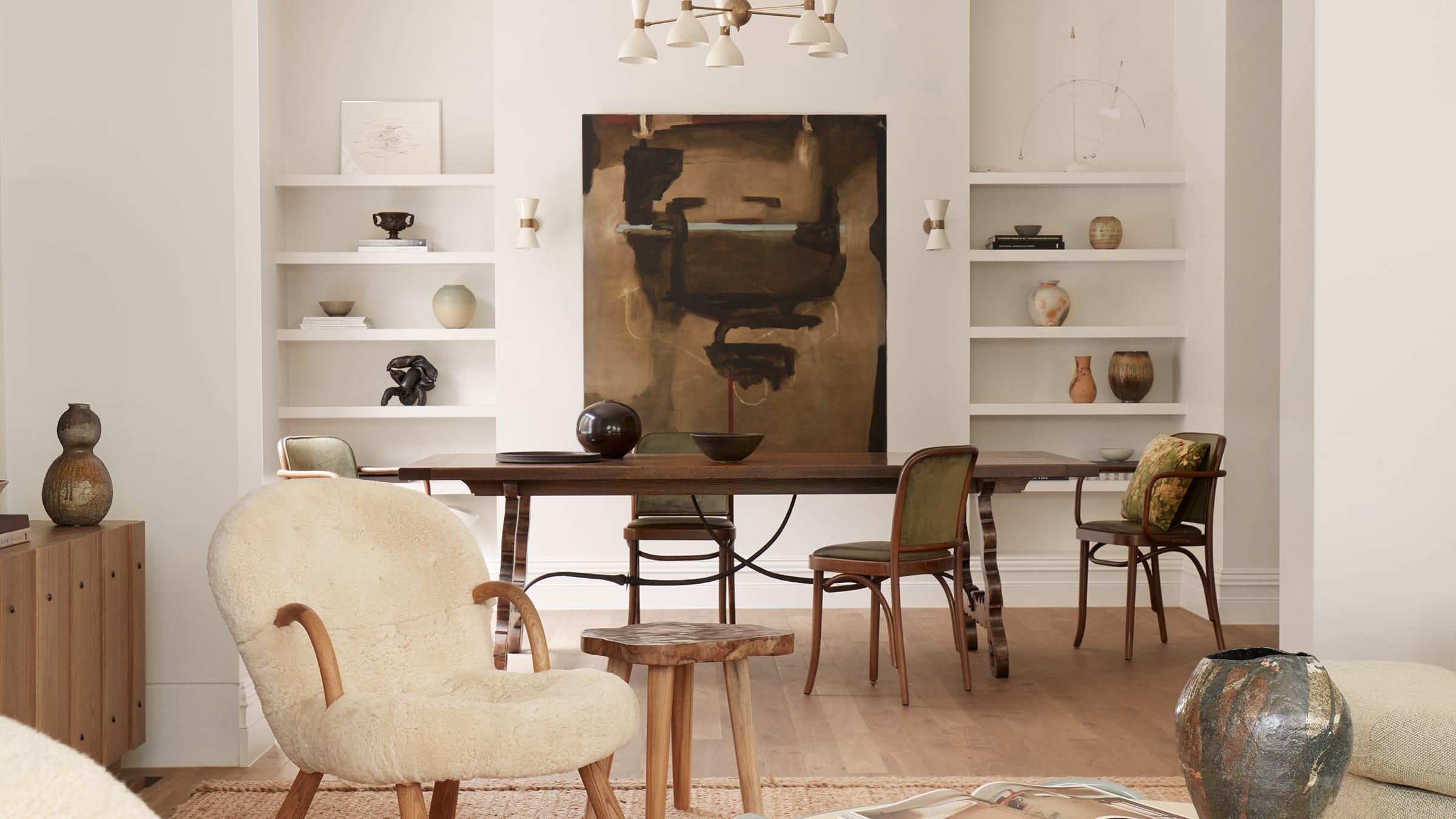 Living room directing toward the dining room