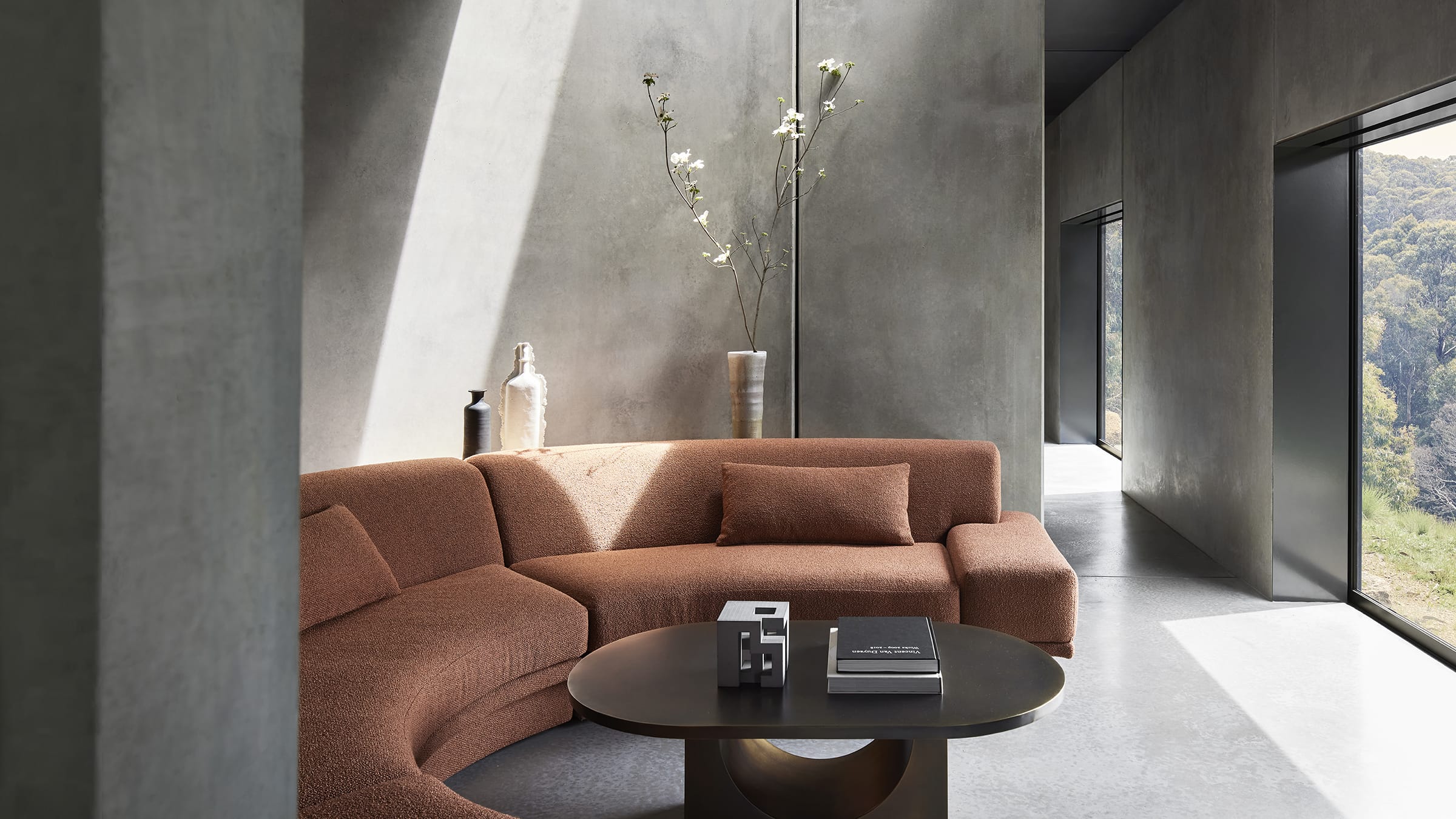 Living room directing the view outwards