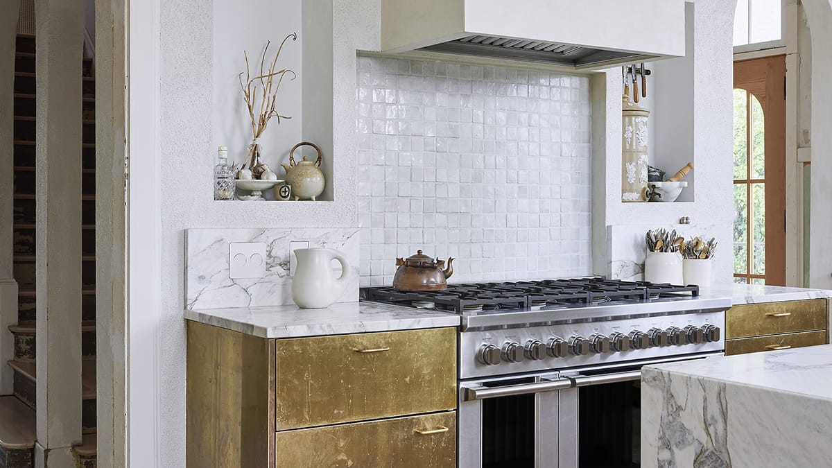 Fisher and Paykel Contemporary cooktop and rangehood