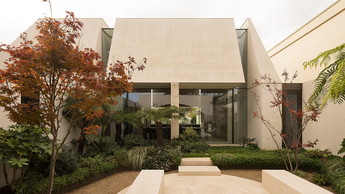 Private courtyard with outdoor flow